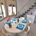 Rnet - Requesens Holiday home