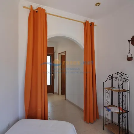 Rnet - Requesens Holiday home *