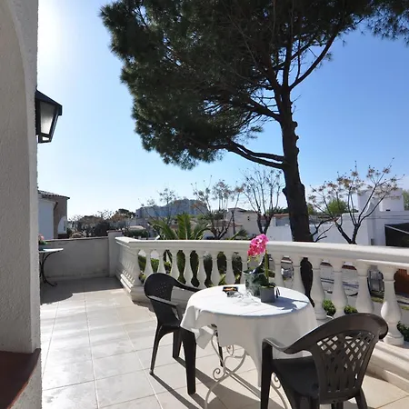 Rnet - Requesens Holiday home *