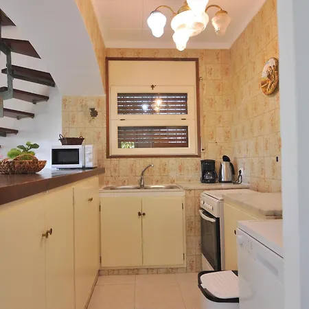 Rnet - Requesens Ferienhaus *