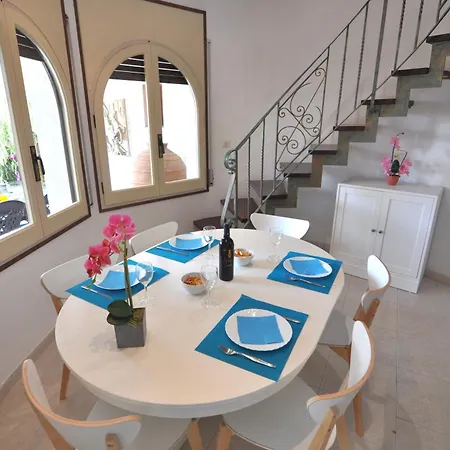 Rnet - Requesens Holiday home