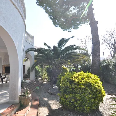 Rnet - Requesens Ferienhaus Empuriabrava